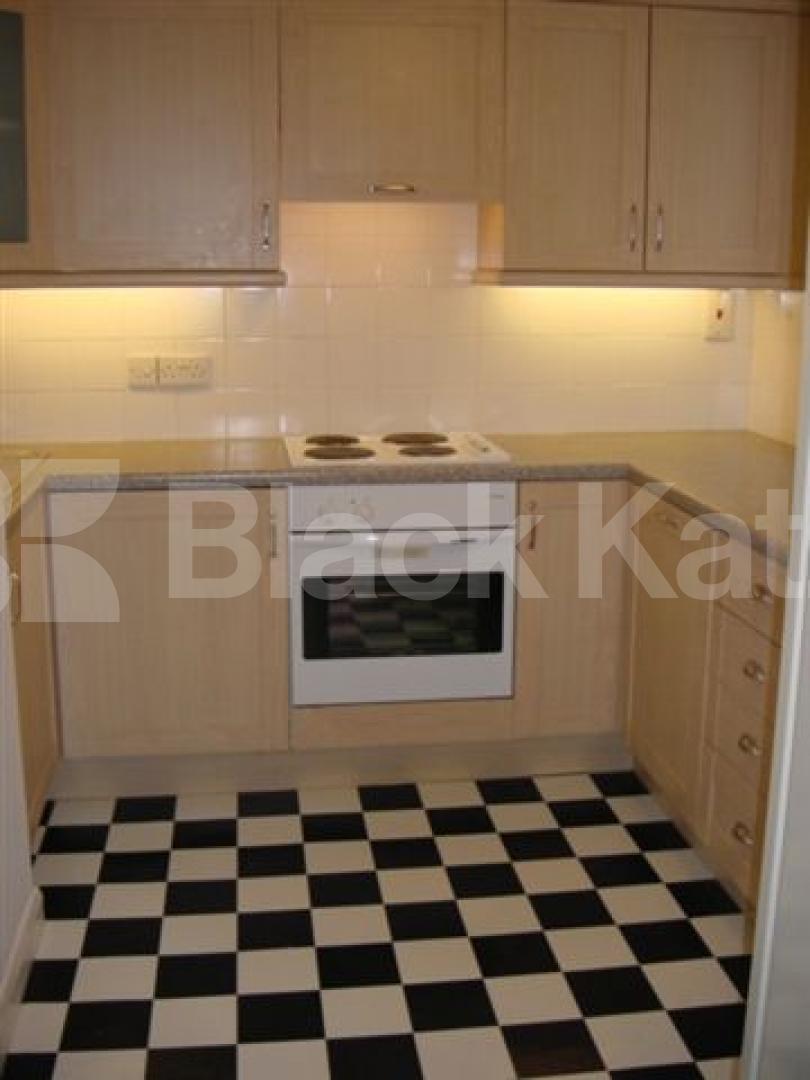 			1 Bedroom, 1 bath, 1 reception Flat			 ARCADIA COURT, SPITALFIELDS